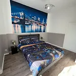 Les Roitelets New York - T2 Avec Mezzanine - Thème New York - Entièrement Neuf - Classé 3 étoiles - Proche Centre-ville&thermes - Confort - Ménage Et Linge De Maison Inclus Apartamento *