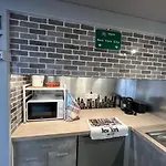 Les Roitelets New York - T2 Avec Mezzanine - Thème New York - Entièrement Neuf - Classé 3 étoiles - Proche Centre-ville&thermes - Confort - Ménage Et Linge De Maison Inclus Apartamento *