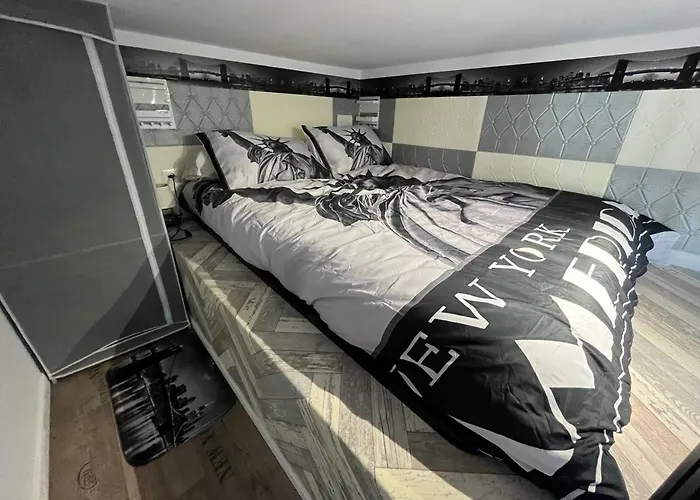 Les Roitelets New York - T2 Avec Mezzanine - Thème New York - Entièrement Neuf - Classé 3 étoiles - Proche Centre-ville&thermes - Confort - Ménage Et Linge De Maison Inclus Apartamento